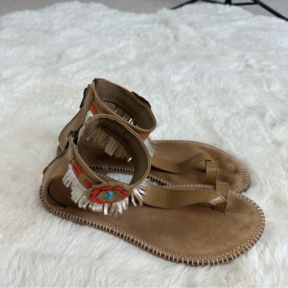 Manitobah Mukluks Wasaga Ankle Sandal Light Brown Red Tan Fringe, 8 - Picture 9 of 11